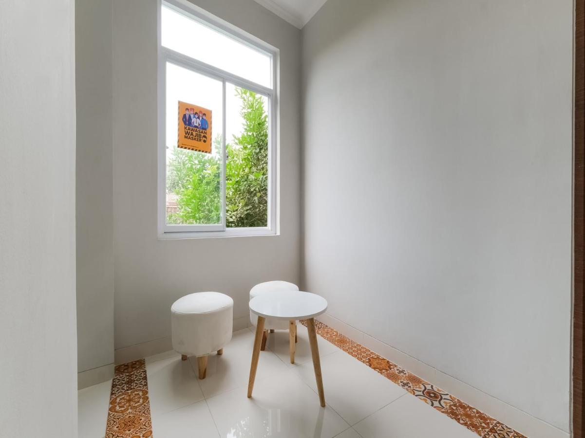 Super Oyo Collection O 90023 Damar Kusumo Guest House Maguwo 외부 사진